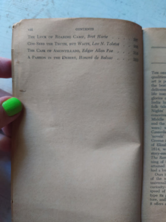 Libro usado en venta: A pocket book of short stories; editorial Washington Square Press impreso en 1967 realizamos envios a todo el mundo.2