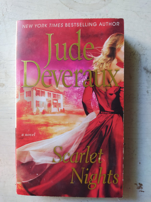 Libro usado en venta: Scarlet Nights de Jude Deveraux; editorial Pocket Book impreso en 2011 realizamos envios a todo el mundo.1
