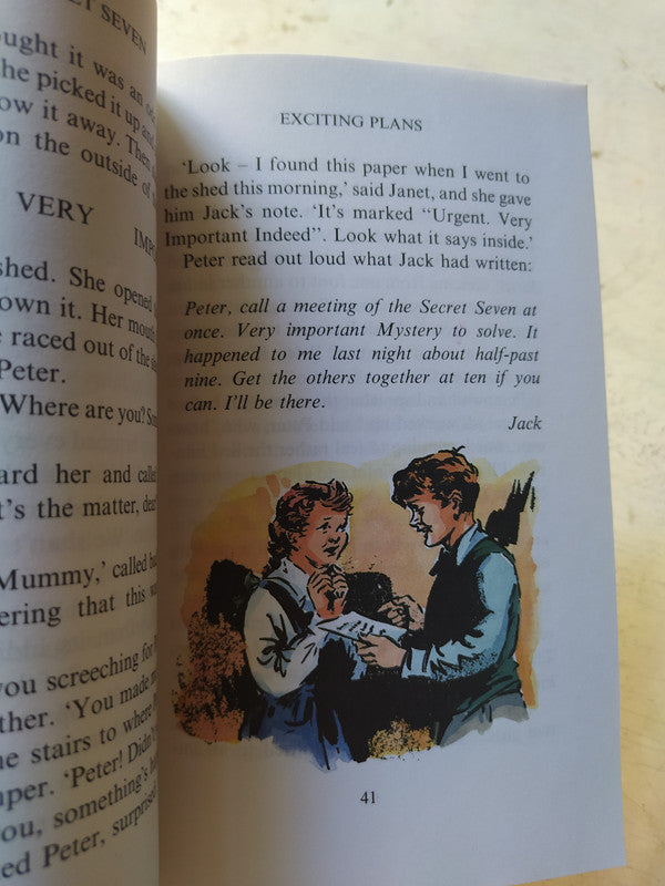 Libro usado en venta: The secret seven de Enid Blyton; editorial Hodder impreso en 2000 realizamos envios a todo el mundo.2