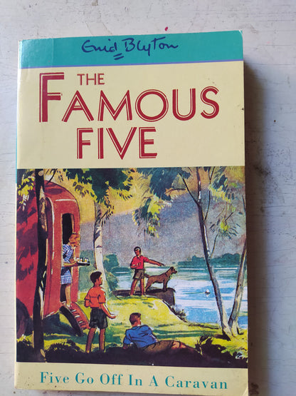 Libro usado en venta: The famous five - Five go off in a caravan de Enid Blyton; editorial Hodder impreso en 1997 realizamos envios a todo el mundo.1