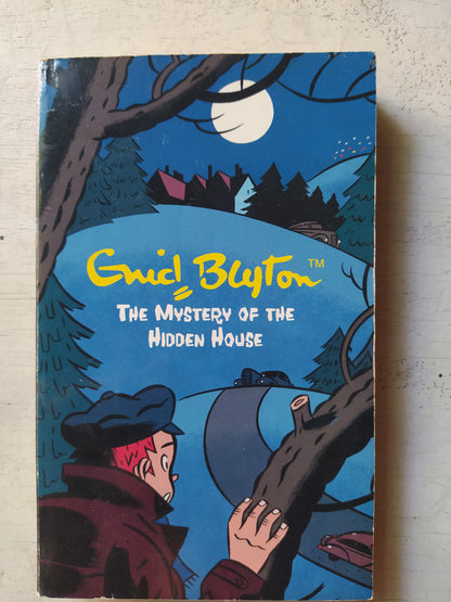 Libro usado en venta: The mystery of Hideen house de Enid Blyton; editorial Egmont impreso en 2003 realizamos envios a todo el mundo.1