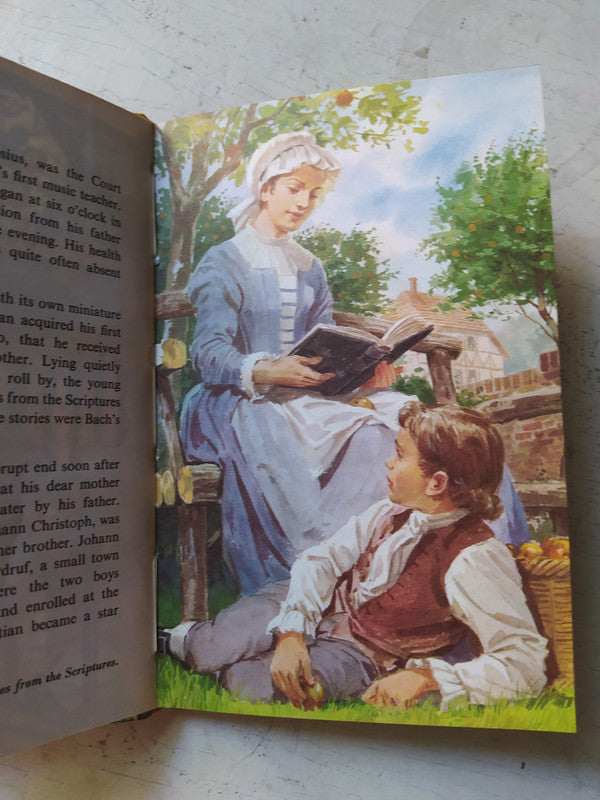 Libro usado en venta: Lives of the great composers - Book 1 de Ian Woodward; editorial Wills & Hepworth impreso en 1969 envios a todo el mundo.3