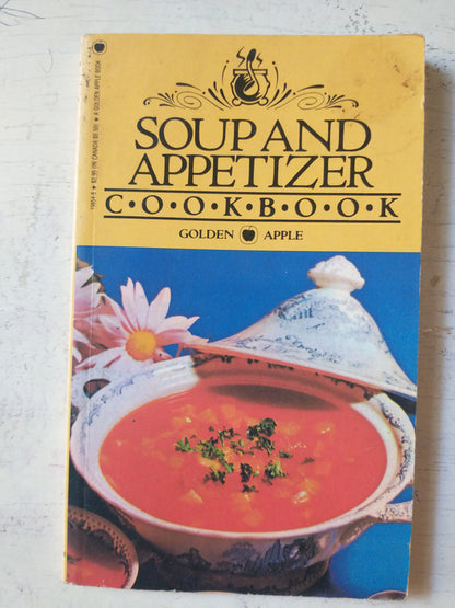 Libro usado en venta: Soup and Appetizer - Cook Book; editorial Golden Apple impreso en 1986 realizamos envios a todo el mundo.1