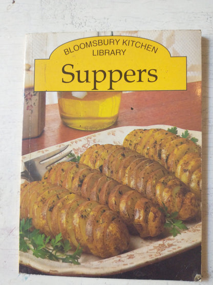 Libro usado en venta: Suppers de Bloomsbury Kitchen Library; editorial Blomsbury Books impreso en 1995 realizamos envios a todo el mundo.1