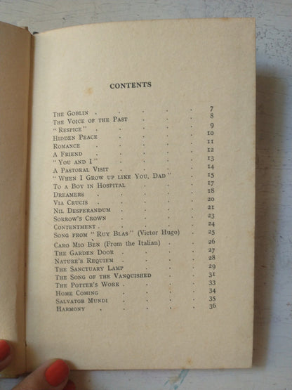Libro usado en venta: Poems de Francis A. Evelyn - Cyril McEnirey; editorial Morland impreso en 1923 realizamos envios a todo el mundo.3