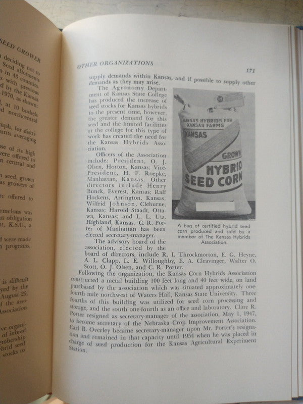 Libro usado en venta: The Kansas seed grower de Alfred L. Clapp; editorial The Kansas Crop impreso en 1970 realizamos envios a todo el mundo.3