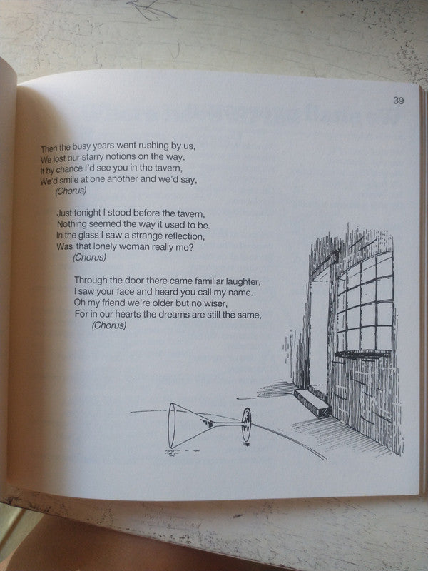 Libro usado en venta: Sing as we go de Helen Exley; editorial Exley Publications impreso en 1992 realizamos envios a todo el mundo.2