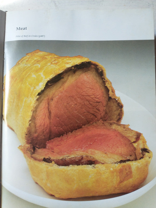 Libro usado en venta: Cookery and household management de Mrs Beeton's; editorial Ward Lock impreso en 1980 realizamos envios a todo el mundo.3