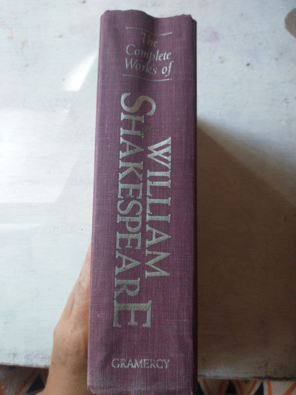 Libro usado en venta: The complete works of William Shakespeare de William Shakespeare; editorial Gramercy Books impreso en 1975.6