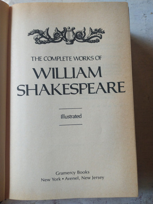 Libro usado en venta: The complete works of William Shakespeare de William Shakespeare; editorial Gramercy Books impreso en 1975.1
