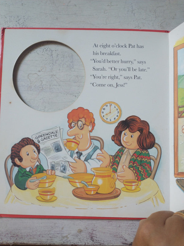 Libro usado en venta: Tell the time with Postman Pat; editorial Woodland impreso en 1994 realizamos envios a todo el mundo.3