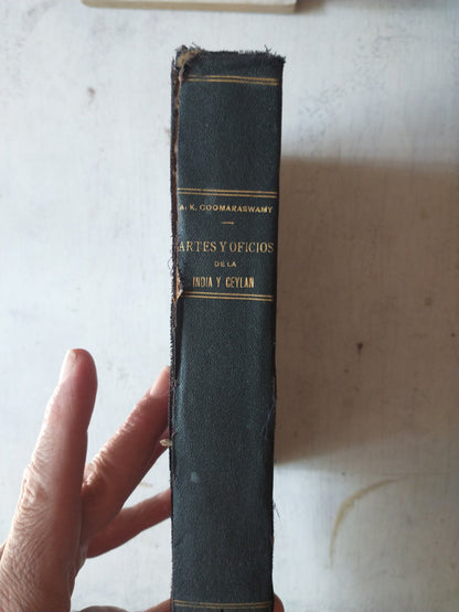 Libro usado en venta: Artes y oficios de La India y Ceilan de Ananda K. Coomaraswamy; editorial Aguilar realizamos envios a todo el mundo.4