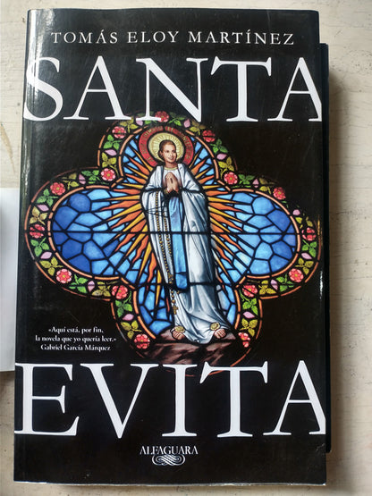 Libro usado en venta: Santa Evita de Tomas Eloy Martinez; editorial Alfaguara impreso en 2022 realizamos envios a todo el mundo.1