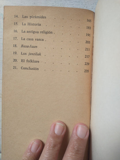 Libro usado en venta: El misterio vasco de Louis Charpentier; editorial Plaza & Janes impreso en 1980 realizamos envios a todo el mundo.3