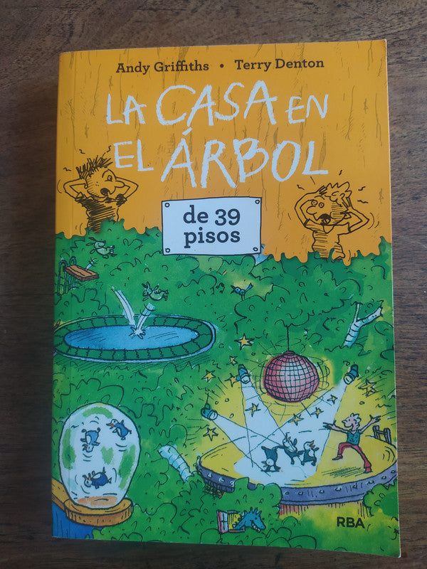 Libro usado en venta: La casa en el arbol de 39 pisos de Andy Griffiths - Terry Denton; editorial RBA impreso en 2019 envios a todo el mundo.1