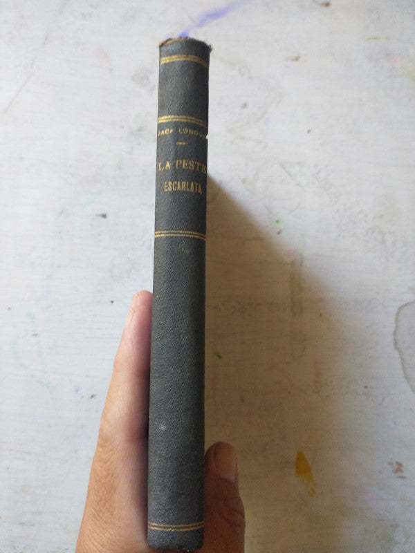 Libro usado en venta: La peste escarlata de Jack London; editorial Prometeo realizamos envios a todo el mundo.3