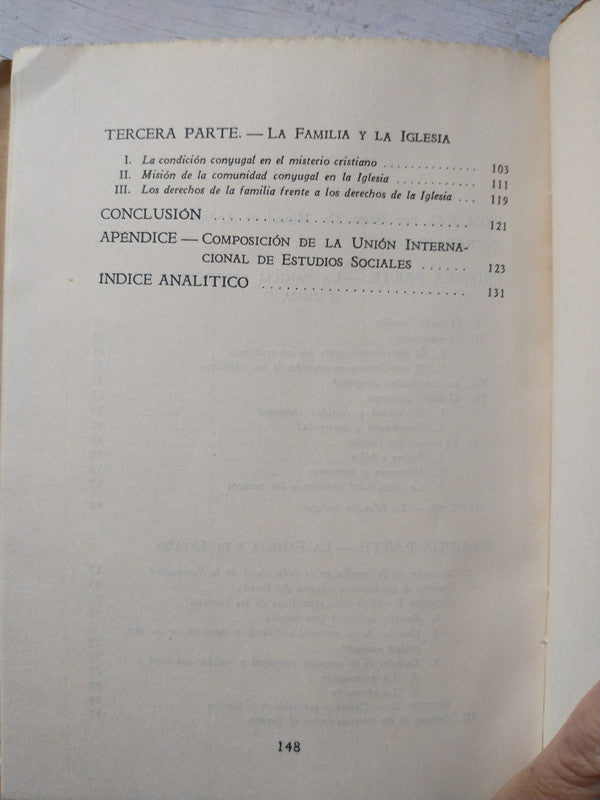 Libro usado en venta: Codigo de la familia; editorial Del Atlantico impreso en 1956 realizamos envios a todo el mundo.2