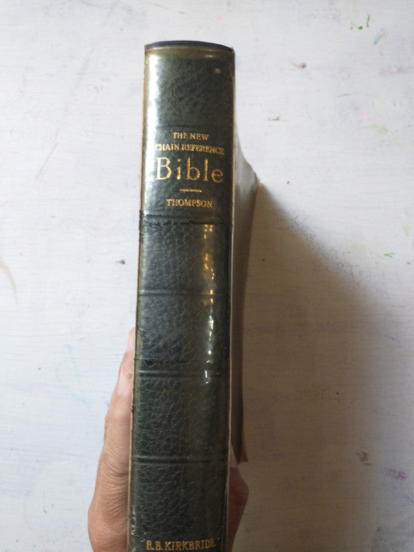 Libro usado en venta: The new Chain-Reference Bible; editorial B. B. Kirkbride Bible Co. impreso en 1964 realizamos envios a todo el mundo.3