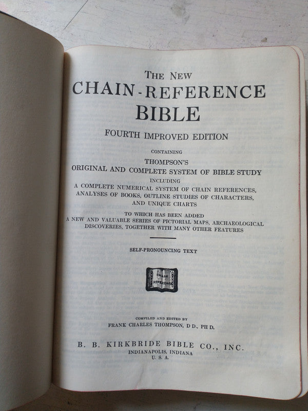 Libro usado en venta: The new Chain-Reference Bible; editorial B. B. Kirkbride Bible Co. impreso en 1964 realizamos envios a todo el mundo.1
