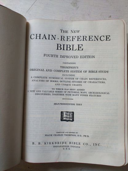 Libro usado en venta: The new Chain-Reference Bible; editorial B. B. Kirkbride Bible Co. impreso en 1964 realizamos envios a todo el mundo.1
