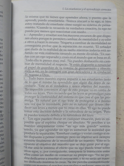 Libro usado en venta: Un curso de milagros; editorial Foundation for inner peace impreso en 2007 realizamos envios a todo el mundo.2