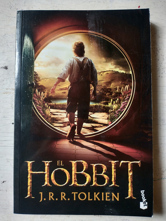 Libro usado en venta: El hobbit de J. R. R. Tolkien; editorial Booket impreso en 2012 realizamos envios a todo el mundo.1