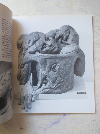 Libro usado en venta: 1000 lenguas - Lenguas vivas y extintas de todo el mundo de Peter K. Austin; editorial Oceano impreso en 2009.2