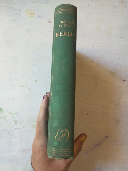 Libro usado en venta: Berlin de Theodor Plievier; editorial Destino impreso en 1955 realizamos envios a todo el mundo.2