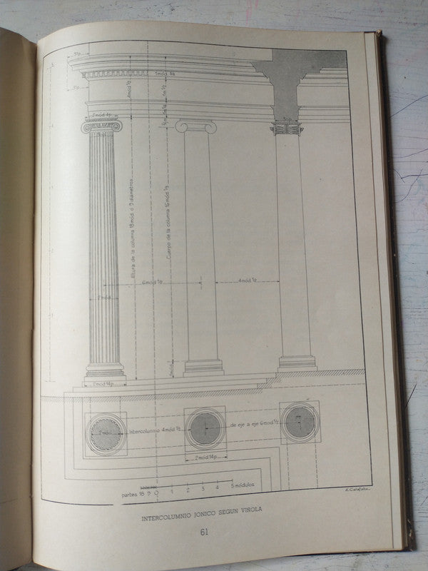 Libro usado en venta: Tratado de los cinco ordenes de arquitectura de Viñola; editorial Construcciones Sudamericanas impreso en 1950.4