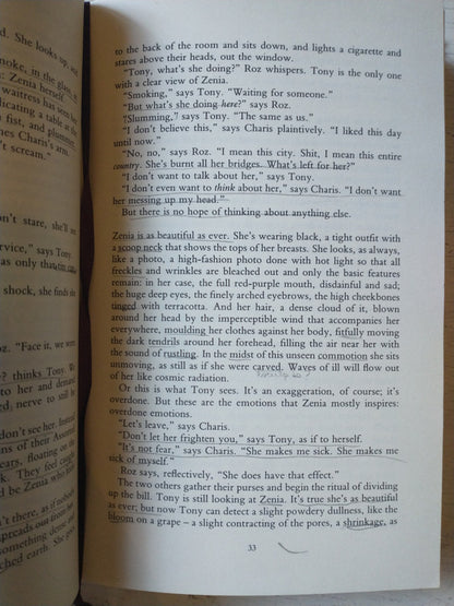 Libro usado en venta: The Robber Bride de Margaret Atwood; editorial Bloomsbury impreso en 1993 realizamos envios a todo el mundo.2