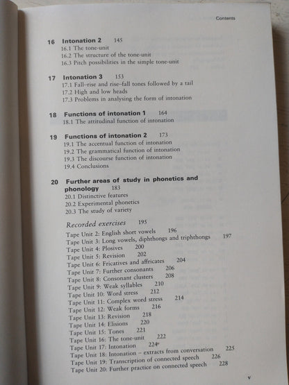 Libro usado en venta: English phonetics and Phonology de Peter Roach; editorial Cambridge University Press impreso en 1991 envios a todo el mundo.4