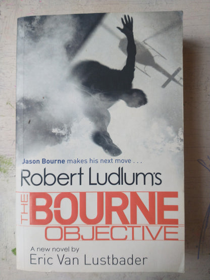 Libro usado en venta: The Bourne objective de Robert Ludlum; editorial Orion Books impreso en 2011 realizamos envios a todo el mundo.1