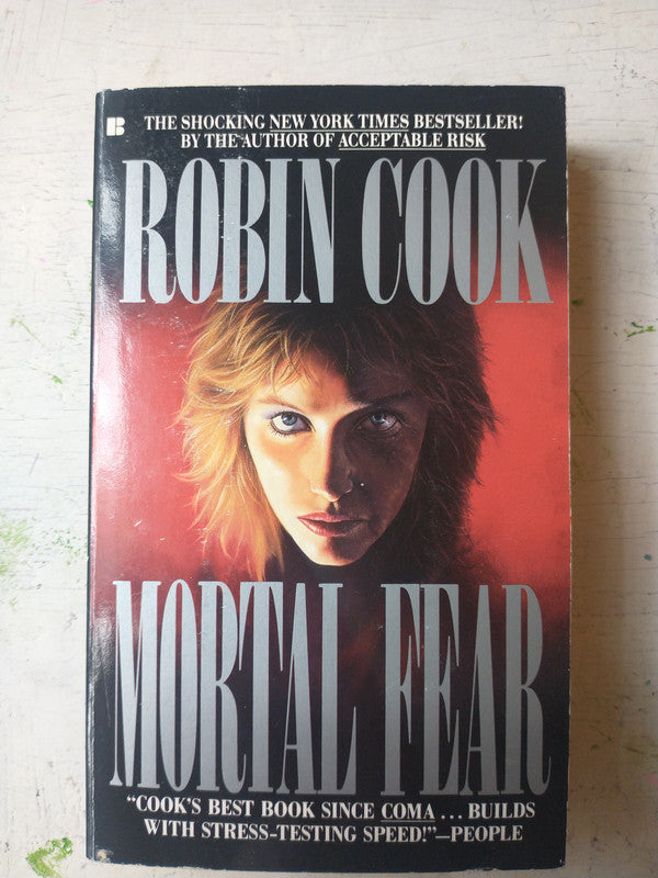 Libro usado en venta: Mortal fear de Robin Cook; editorial Berkley impreso en 1989 realizamos envios a todo el mundo.1