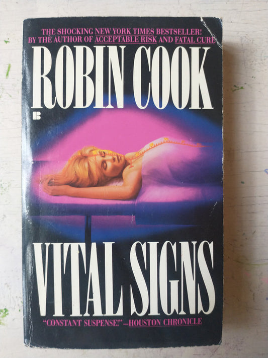 Libro usado en venta: Vital Signs de Robin Cook; editorial Berkley impreso en 1992 realizamos envios a todo el mundo.1