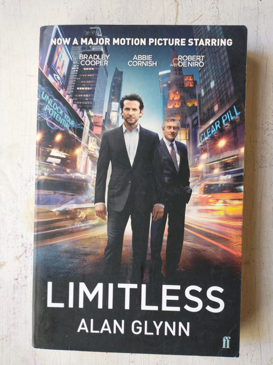 Libro usado en venta: Limitless de Alan Glynn; editorial Faber and Faber impreso en 2001 realizamos envios a todo el mundo.1