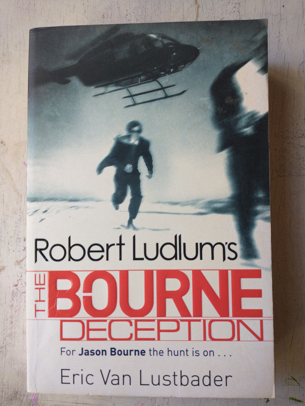 Libro usado en venta: The Bourne Deception de Robert Ludlum; editorial Orion Books impreso en 2010 realizamos envios a todo el mundo.1