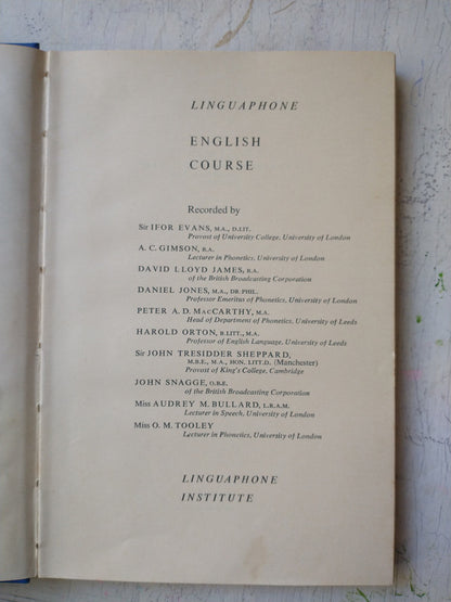 Libro usado en venta: Delitos a largo plazo de Jake Arnott; editorial Random House impreso en 2016 realizamos envios a todo el mundo.2