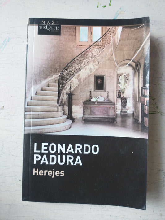 Libro usado en venta: Herejes de Leonardo Padura; editorial Tusquets impreso en 2021 realizamos envios a todo el mundo.1