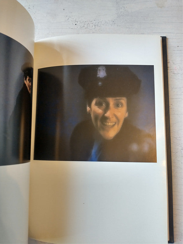 Libro usado en venta: Desequilibrios de Angeles Marco; editorial Museo de Arte Moderno impreso en 2000 realizamos envios a todo el mundo.2