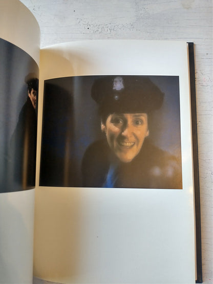 Libro usado en venta: Desequilibrios de Angeles Marco; editorial Museo de Arte Moderno impreso en 2000 realizamos envios a todo el mundo.2