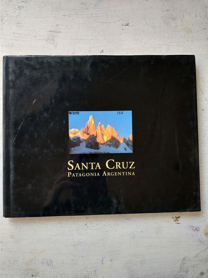 Libro usado en venta: Santa Cruz - Patagonia Argentina; editorial Grupo Abierto Comunicaciones impreso en 1999 realizamos envios a todo el mundo.1