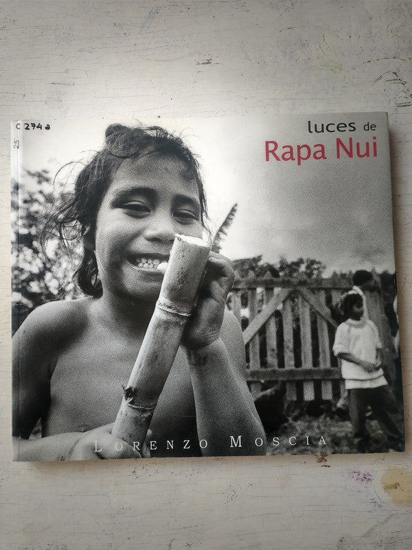 Libro usado en venta: Luces de Rapa Nui de Lorenzo Moscia; editorial LOM impreso en 2002 realizamos envios a todo el mundo.1