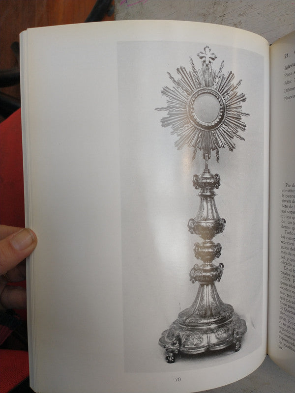 Libro usado en venta: Plateria Hispanoamericana (Siglos XVI-XIX); impreso en 1984 realizamos envios a todo el mundo.3