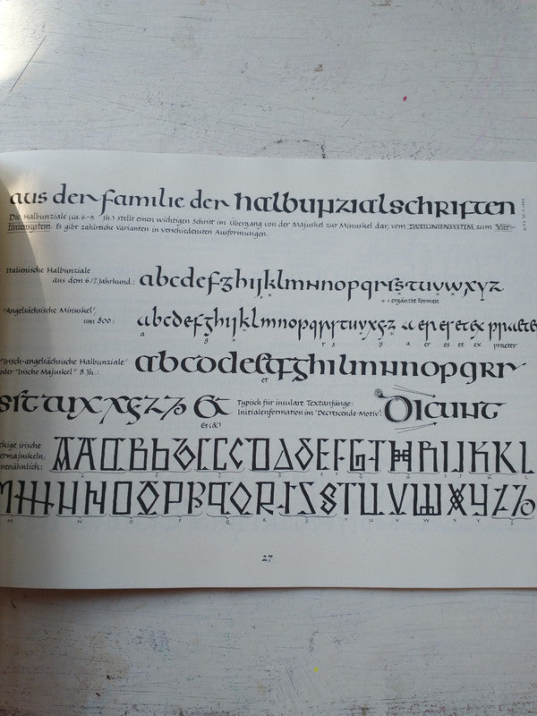 Libro usado en venta: Quinta de Anauco - Vigencia de una tradicion de Carlos F. Duarte; impreso en 1983 realizamos envios a todo el mundo.2