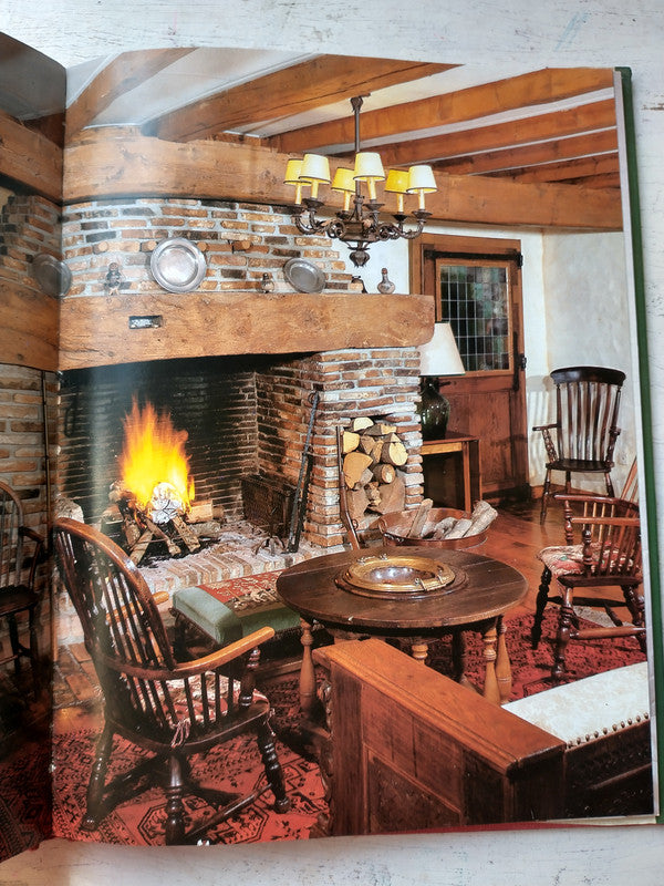 Libro usado en venta: Construccion de chimeneas de Sophie Moutiers; editorial Stock impreso en 1982 realizamos envios a todo el mundo.3