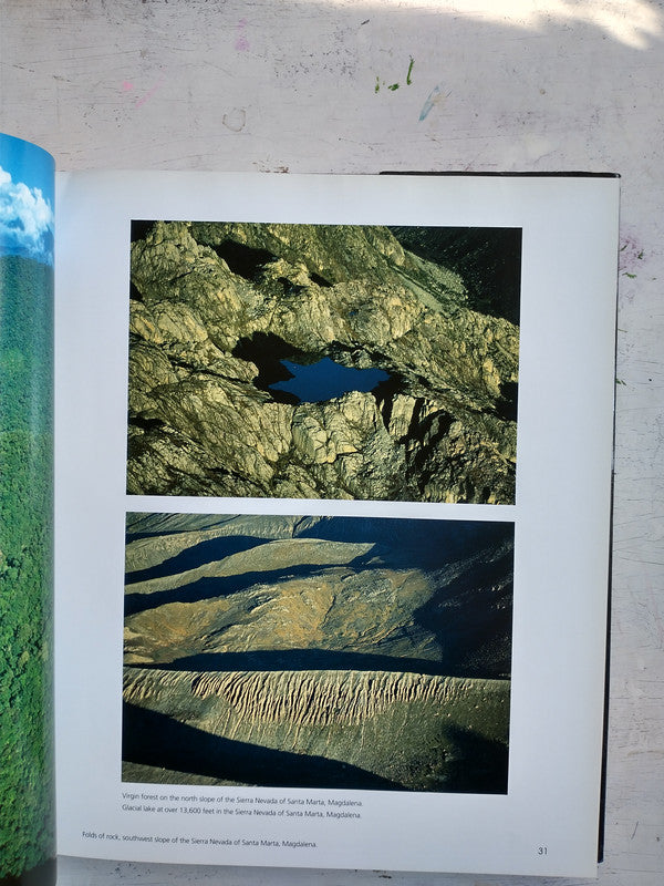 Libro usado en venta: Colombia from the air de Gustavo Wilches-Chaux; editorial Villegas impreso en 1993 realizamos envios a todo el mundo.4