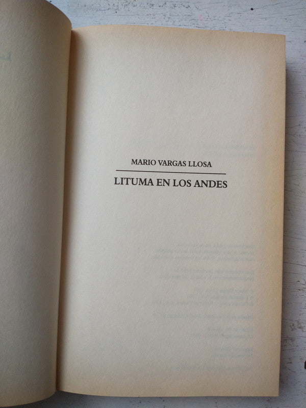 Libro usado en venta: Espa?a bajo el comando del pueblo de Cordova Iturburu; editorial Acento impreso en _ realizamos envios a todo el mundo.2