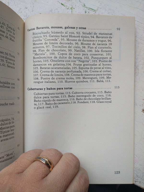 Libro usado en venta: Tortas - Postres - Masas de Utilisima; editorial Lidiun impreso en 1989 realizamos envios a todo el mundo.3