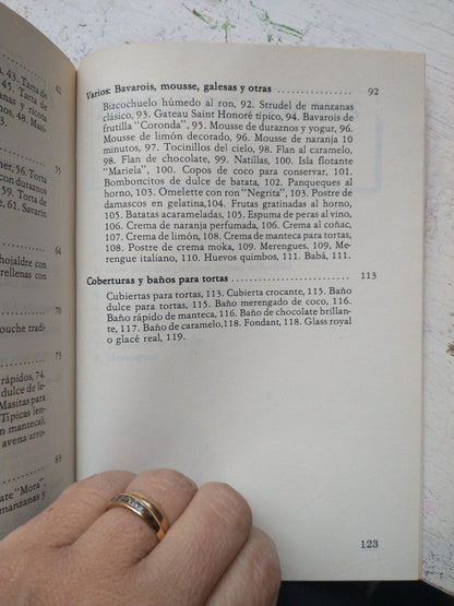 Libro usado en venta: Tortas - Postres - Masas de Utilisima; editorial Lidiun impreso en 1989 realizamos envios a todo el mundo.3