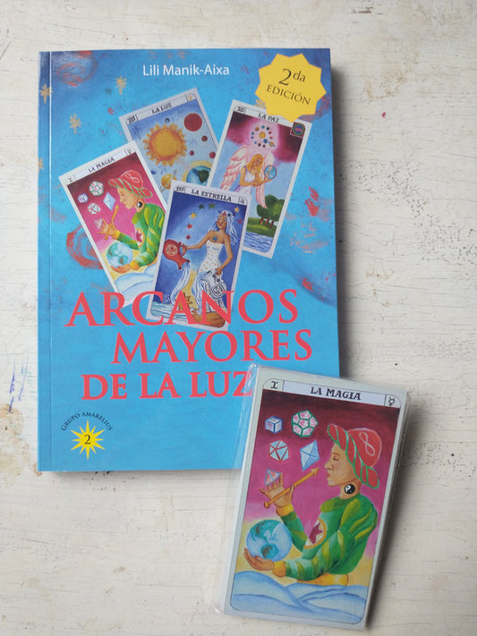 Libro usado en venta: Arcanos mayores de la luz (Incluye cartas) de Lili Manik-Aixa; editorial Aquitania impreso en 2012 envios a todo el mundo.1